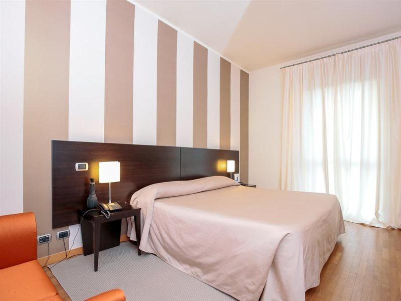 Hotel Aleramo Asti Kültér fotó
